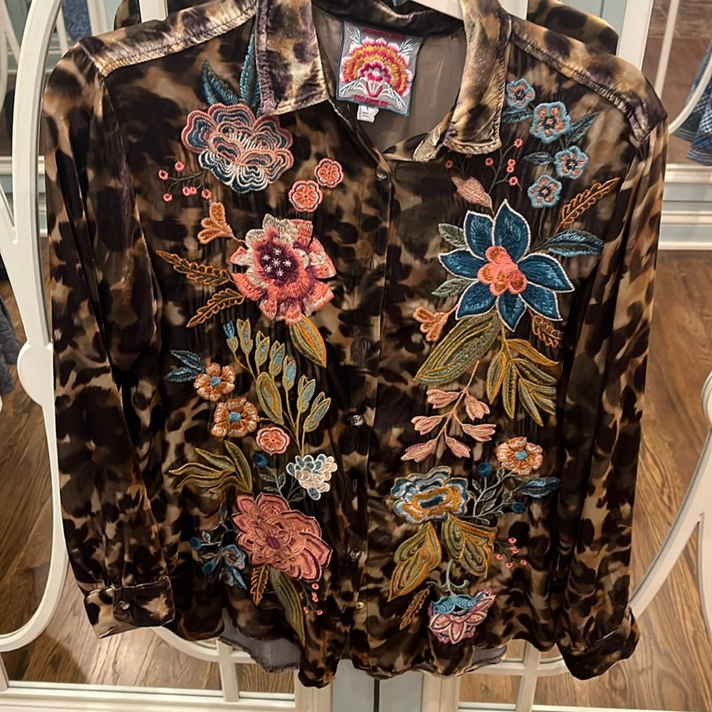 Johnny Was Velvet Embroidered Blouse Small